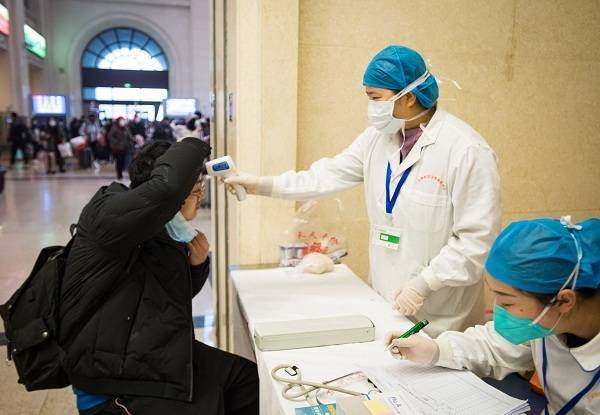 В Китае число погибших от нового типа коронавируса увеличилось до 17