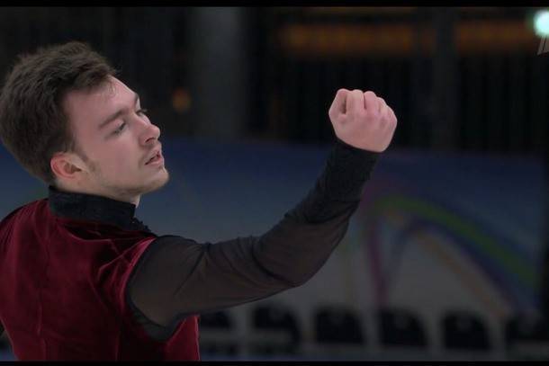 Фигурист Дмитрий Алиев идет вторым после короткой программы на чемпионате Европы