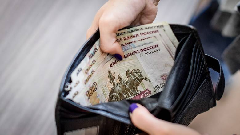Треть российских граждан мечтают не работать, но получать деньги