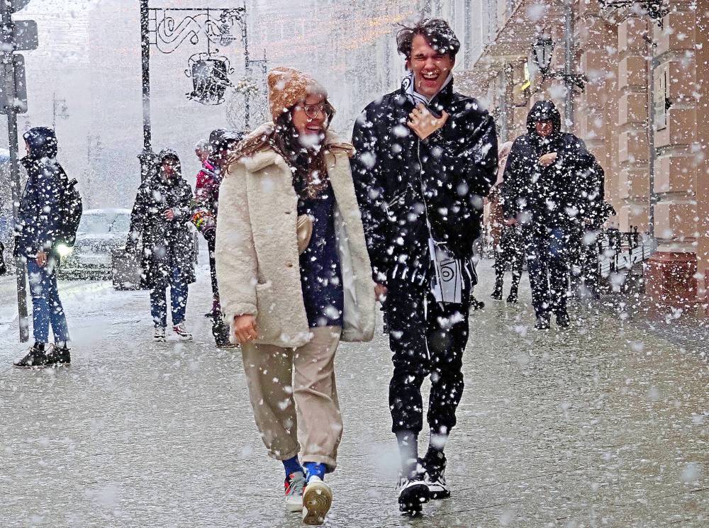 Коммунальщики оперативно устранили последствия снегопада в Москве