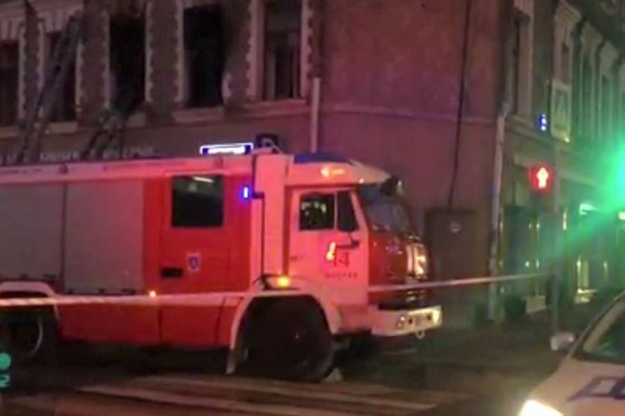 Два человека пострадали при пожаре на юге-западе столицы