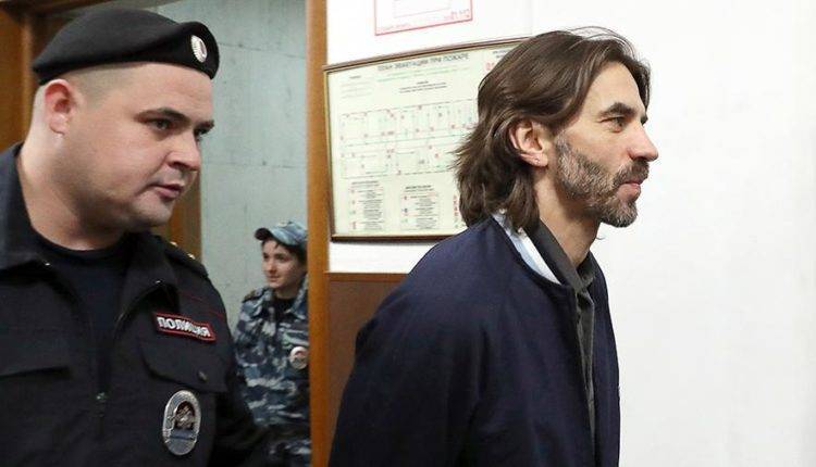 Суд продлил арест Абызова до 26 марта