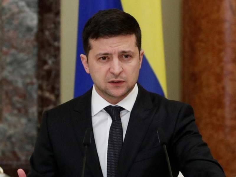 Зеленский заявил о возможности прекратить войну в Донбассе "завтра"