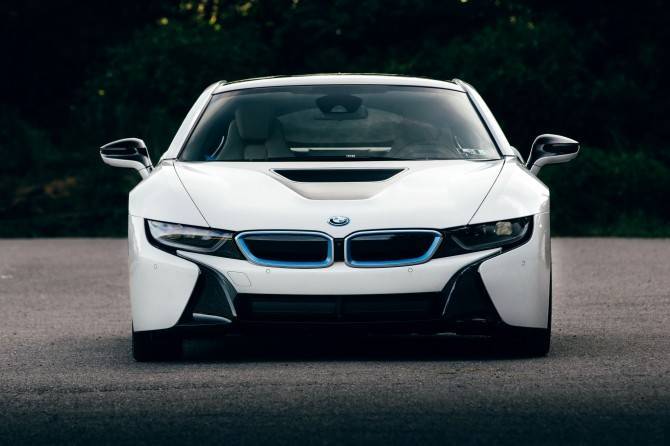 BMW прекратит производство гибридных i8