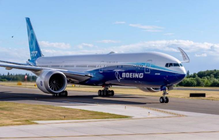 Boeing отложил первый полёт нового самолёта 777X из-за погодных условий