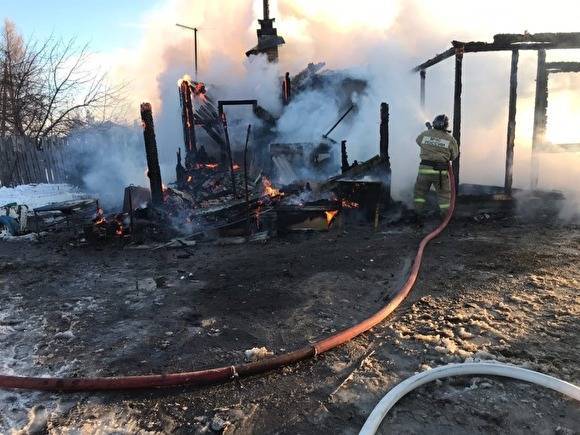 В Челябинской области 16-летняя девочка едва не погибла при пожаре в частном доме
