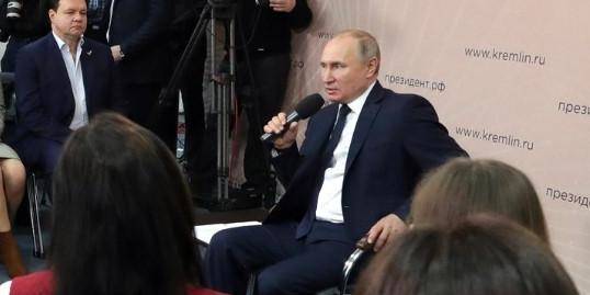 "Должны быть истрачены с умом": Путин призвал региональные общественные палаты контролировать исполнение Послания