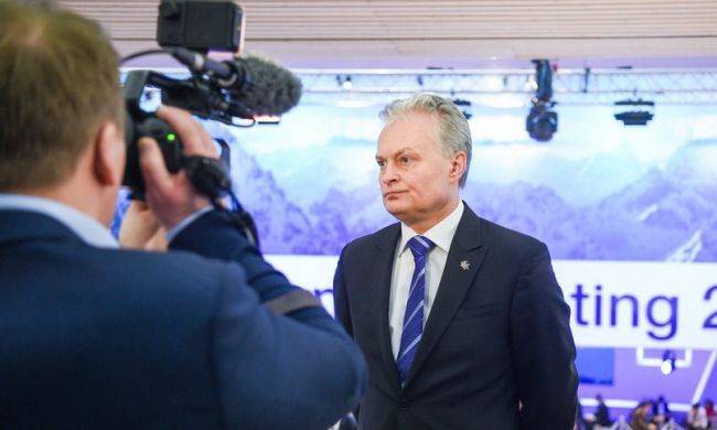 Президент Литвы отвергает обвинения в дискриминации поляков