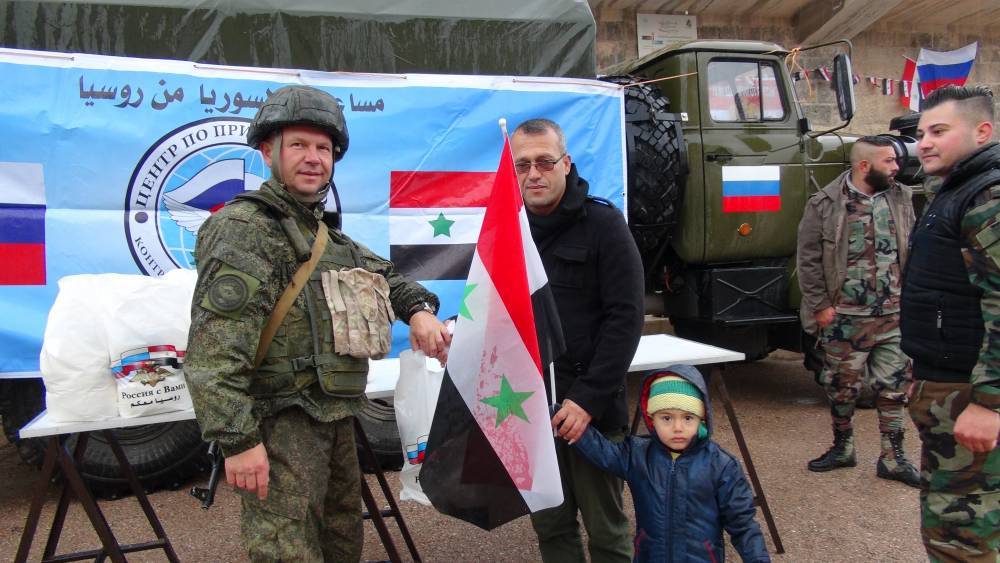 Сирийцы в провинции Даръа получили продовольственные наборы от России