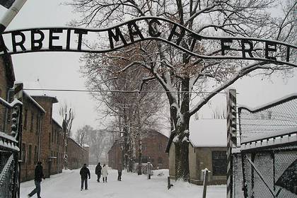 Евреи возмутились католическим храмом в Освенциме и потребовали его закрыть