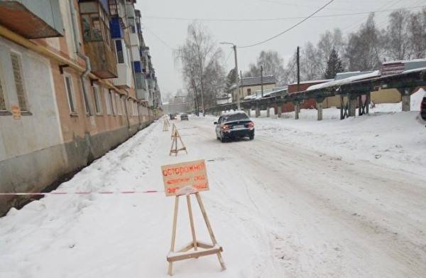 Жители уральского города пожаловались губернатору на отказ коммунальщиков убирать снег