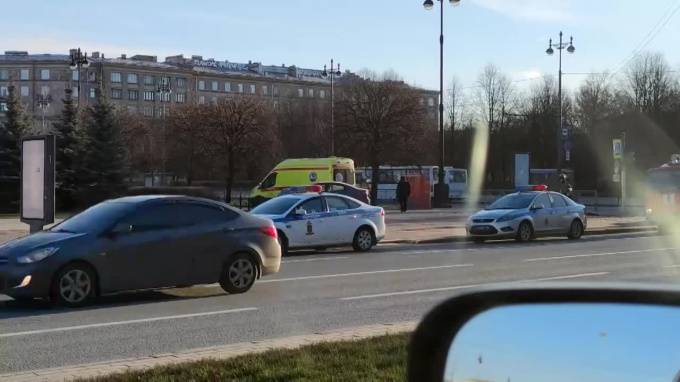 Ослепленный солнцем водитель устроил ДТП у Московской площади