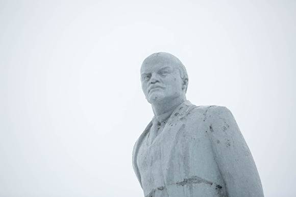 Власти Ревды передумали опрашивать горожан о сносе памятника Ленину