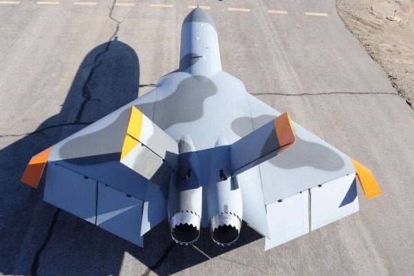 Критикуют, но к воздушным боям готовятся: США создали дрон — имитатор Су-57