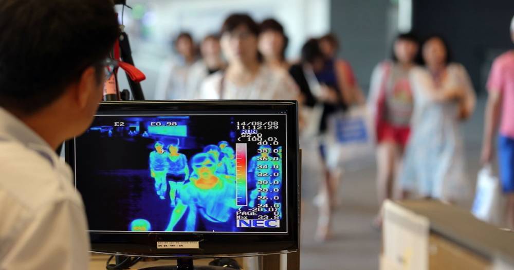 Китаянка с подозрением на коронавирус обманула тепловизор и прошла контроль в аэропорту