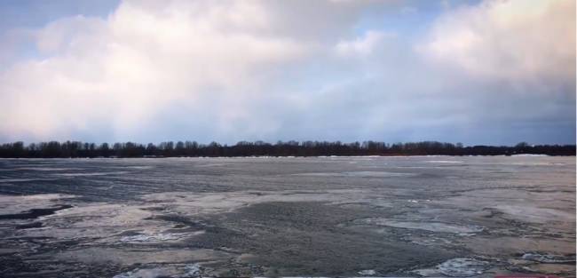На Волге у Нижнего Новгорода начался ледоход