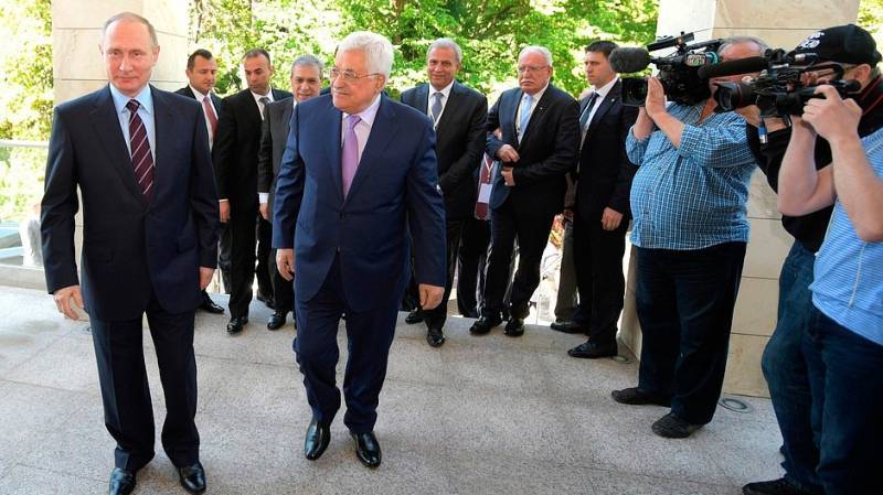 Аббас обсудит с Путиным политику Трампа на Ближнем Востоке