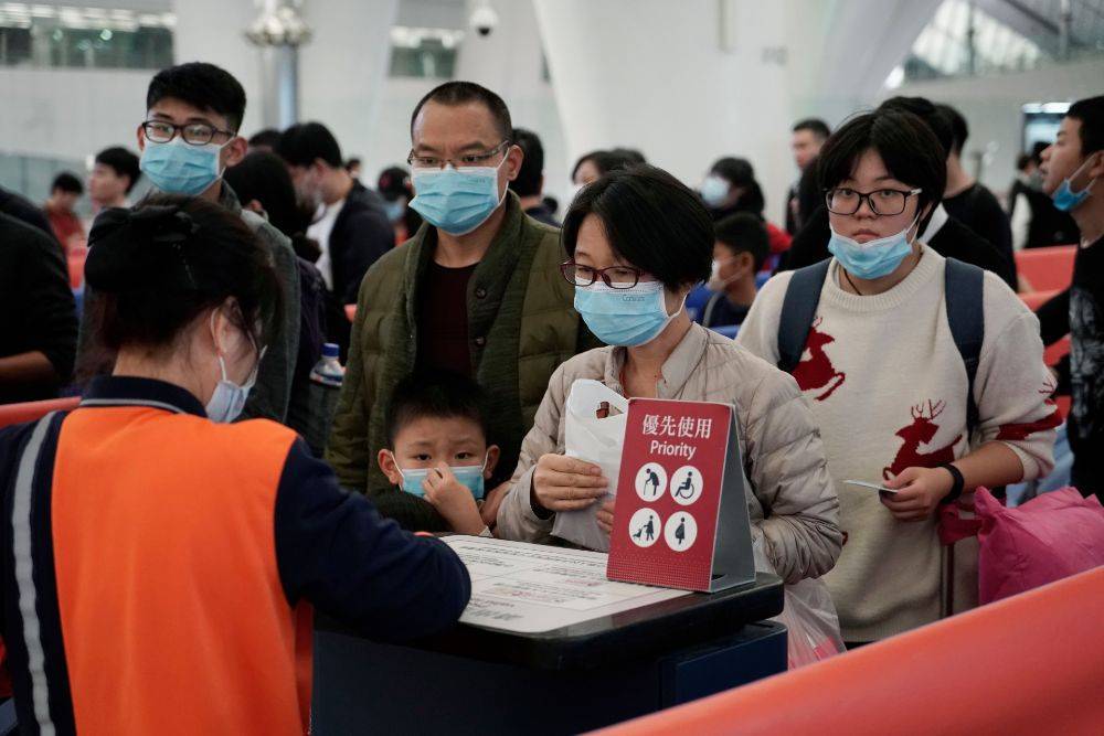 Власти Китая: число погибших от нового типа коронавируса возросло до 25