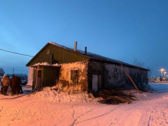 В Надымском районе сгорела пекарня: пожар тушили четыре часа