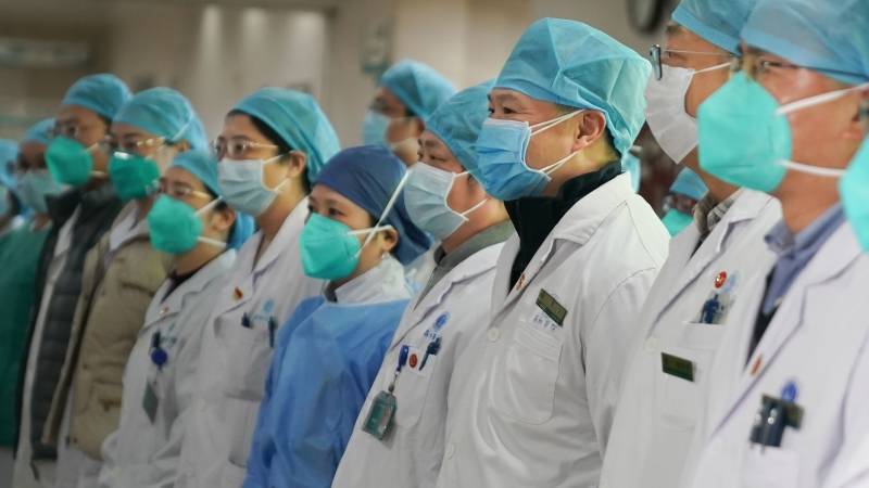 СМИ Китая пишут, что коронавирусом в Ухане заразилось намного больше 15 медиков