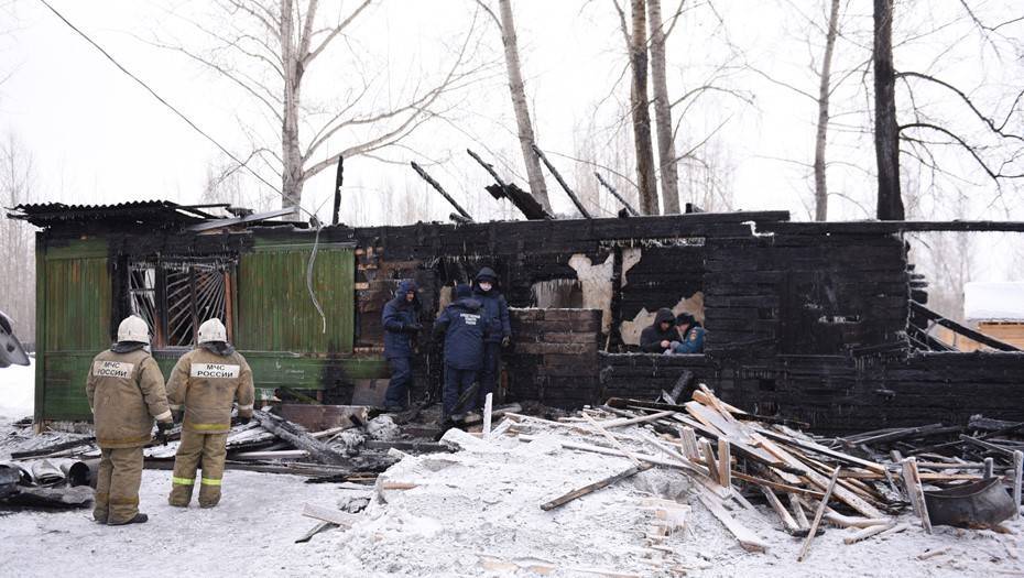 СК сообщил еще об одном погибшем при пожаре в Томской области