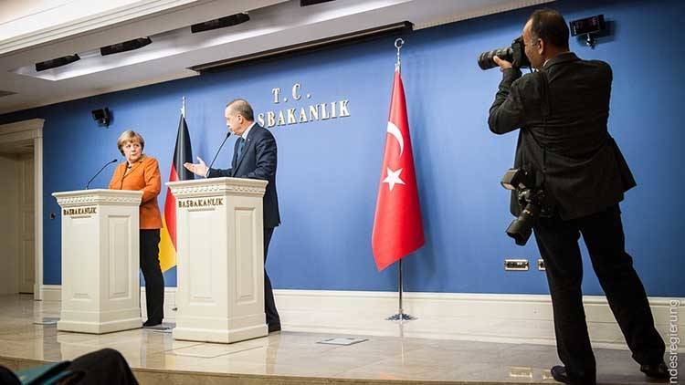 Эрдоган намерен затронуть тему Ливии на переговорах с Меркель в Стамбуле
