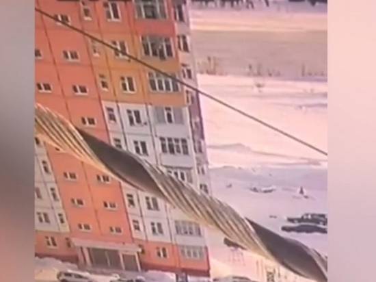 Россиянка выпала с 9-го этажа и самостоятельно ушла