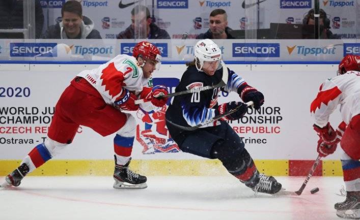 USA Hockey (США): в финале хоккейного турнира на юношеской Олимпиаде команда США проиграла России со счетом 0:4