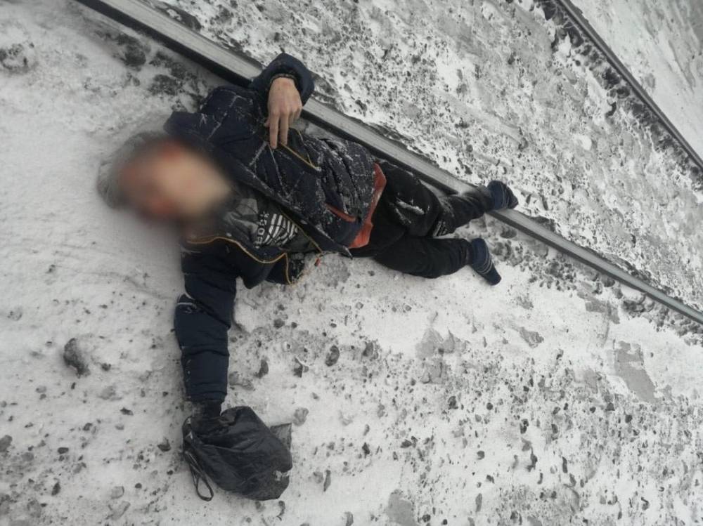 В Кузбассе поезд насмерть сбил подростка