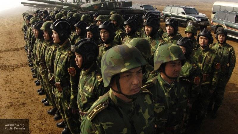 Власти КНР задействовали армию в борьбе со вспышкой коронавируса