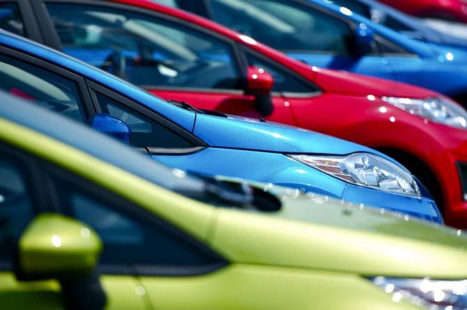 Дилеры наблюдают всплеск спроса на новые автомобили в январе