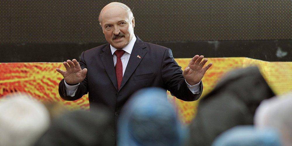 Лукашенко грозится ответить на ограничение поставок белорусских продуктов в Россию