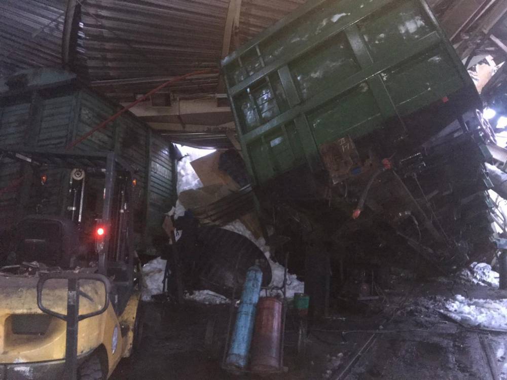Появилось видео рухнувшего крупного кузбасского завода изнутри