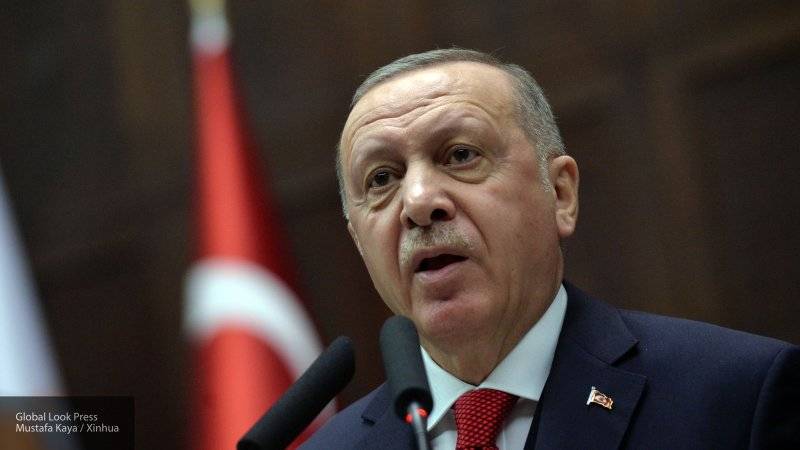 Глава Турции Эрдоган заявил о 400 тысячах беженцев Идлиба, направляющихся к Турции