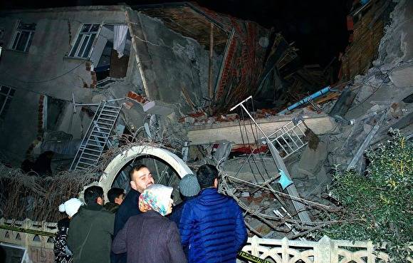 Жертвами землетрясения в Турции стали 14 человек