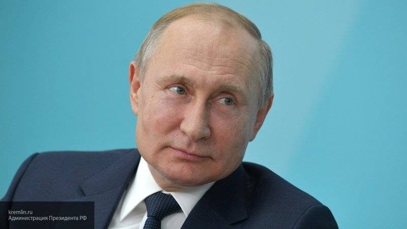Пользователи Сети оценили помощь Путина, поднявшего фуражку офицеру в Вифлееме