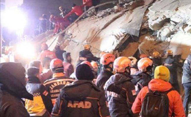 Число жертв землетрясения в Турции возросло до 19, пострадали 772 человека
