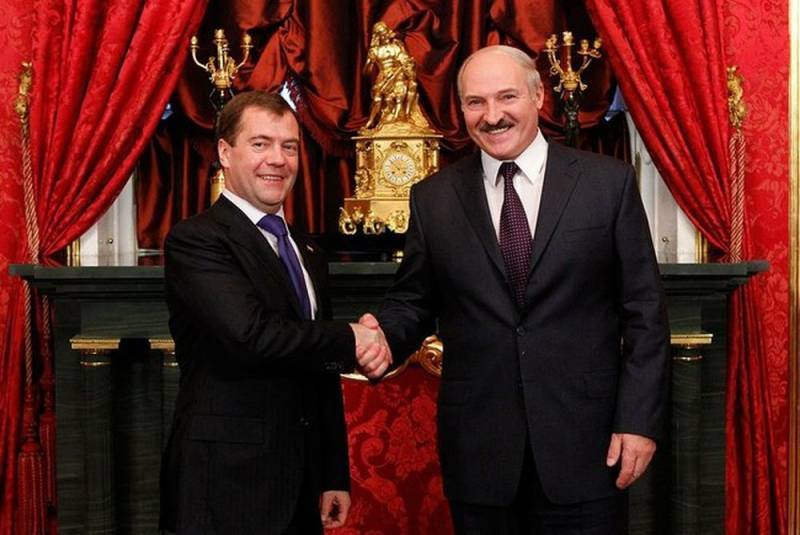 Лукашенко: Нас поставили раком по углеводородам!
