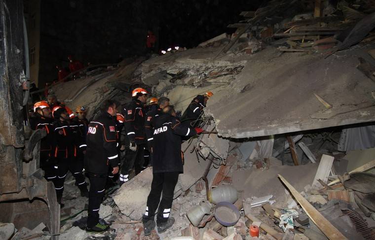 Путин выразил соболезнования Эрдогану в связи с землетрясением в Турции