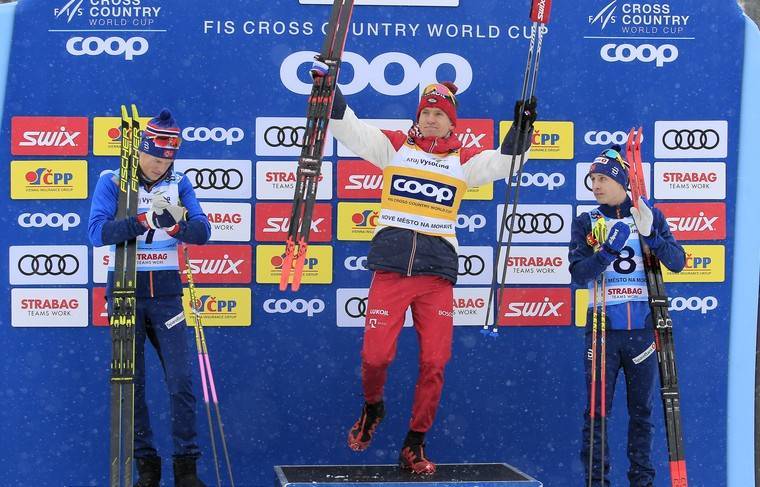 Российский лыжник Большунов выиграл скиатлон на этапе Кубка мира