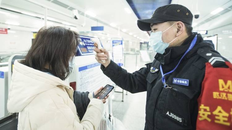 Пекин прекращает автобусное сообщение с городами Китая с 26 января из-за коронавируса