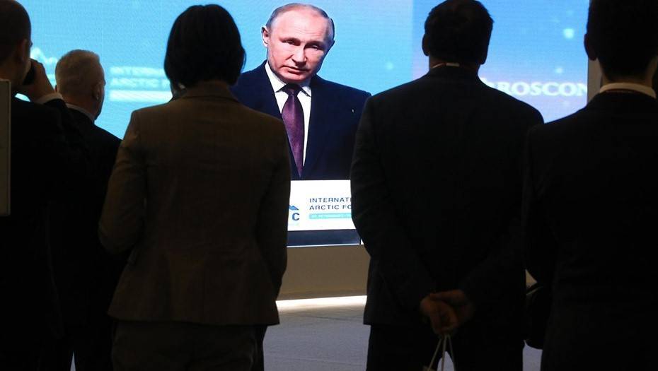 Путин поручил генпрокурору проверить применение закона об иноагентах