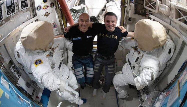 Астронавты с МКС вышли в космос для ремонта спектрометра