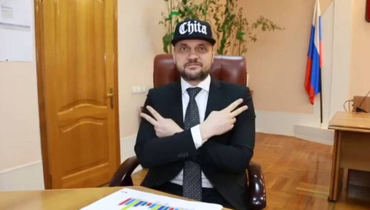Забайкальский губернатор зачитал поздравительный рэп