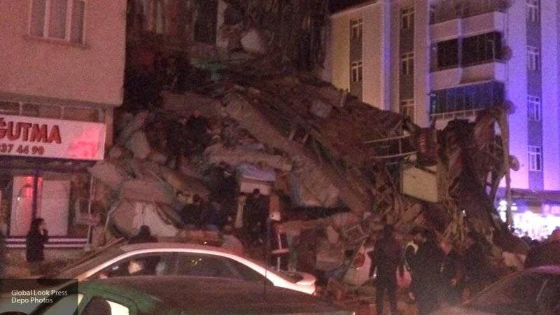 Власти Турции сообщили, что число жертв землетрясения достигло 29 человек