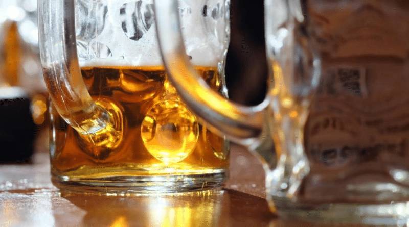 Могут ли пьяному клиенту отказать в подаче алкоголя в кафе или ресторане?