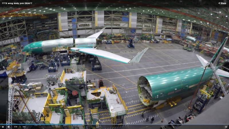Лайнер Boeing 777X успешно провел первый испытательный полет