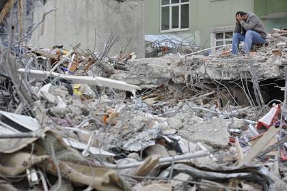 Число жертв землетрясения в Турции превысило 30
