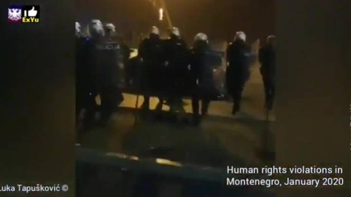 В Подгорице полиция разогнала акцию протеста против "закона о религии"
