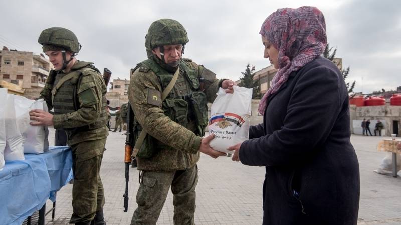 Российские военные доставили гумпомощь в один из наиболее бедных районов Алеппо